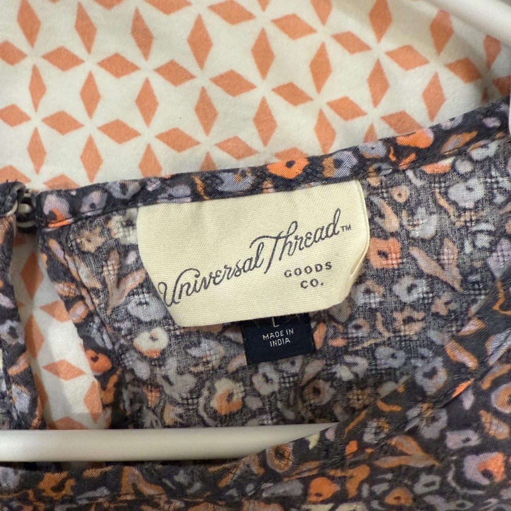 Universal Thread Floral Top - Picture 3 of 3